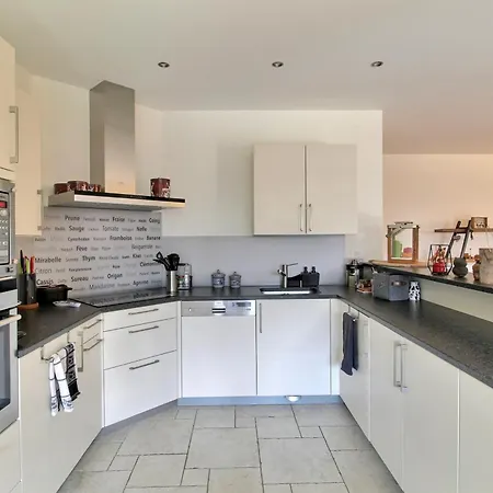 8 Next To Lift And Sportcenter