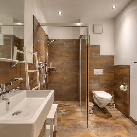 8 Next To Lift And Sportcenter * Champéry