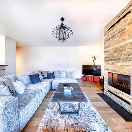 8 Next To Lift And Sportcenter Champéry